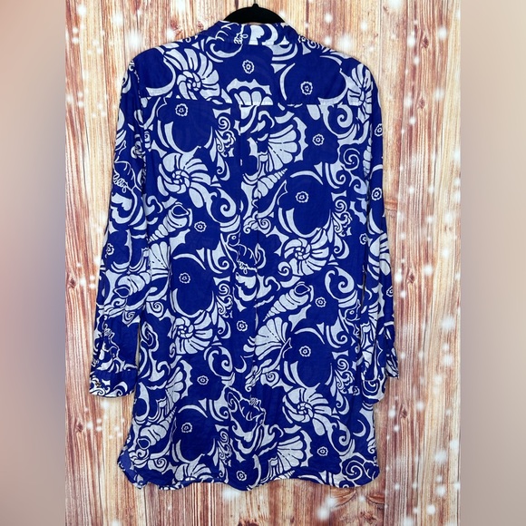 Lilly Pulitzer Captiva Cover Up Size Medium Shirttail Hem Resort Style. - Picture 4 of 8